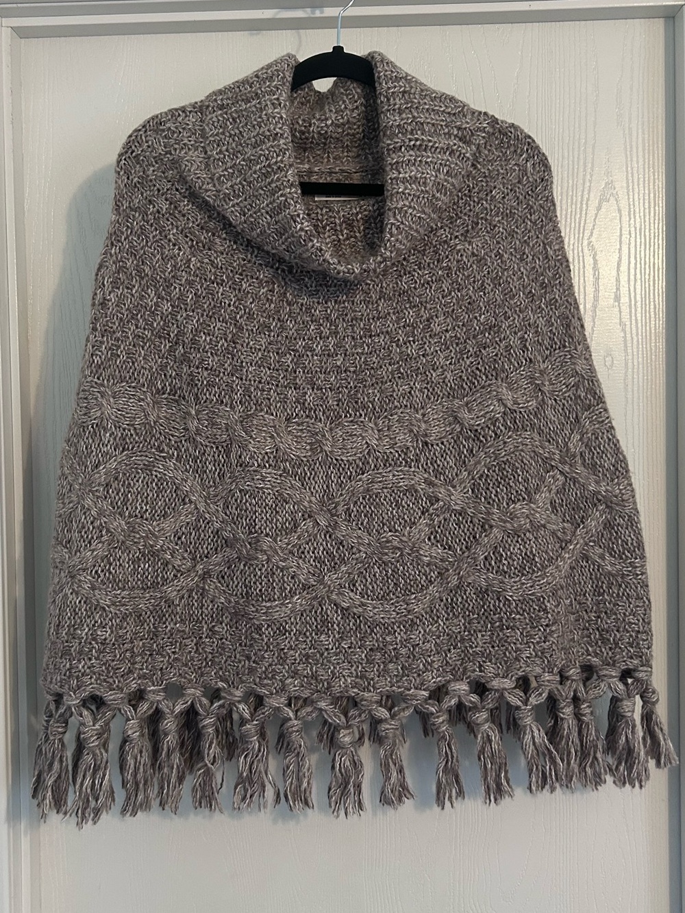 Old Navy | Heather Taupe Knit Tassel Poncho | Size M/L